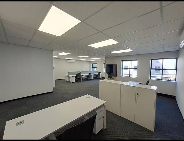 130M² OFFICE TO LET IN HYDE PARK